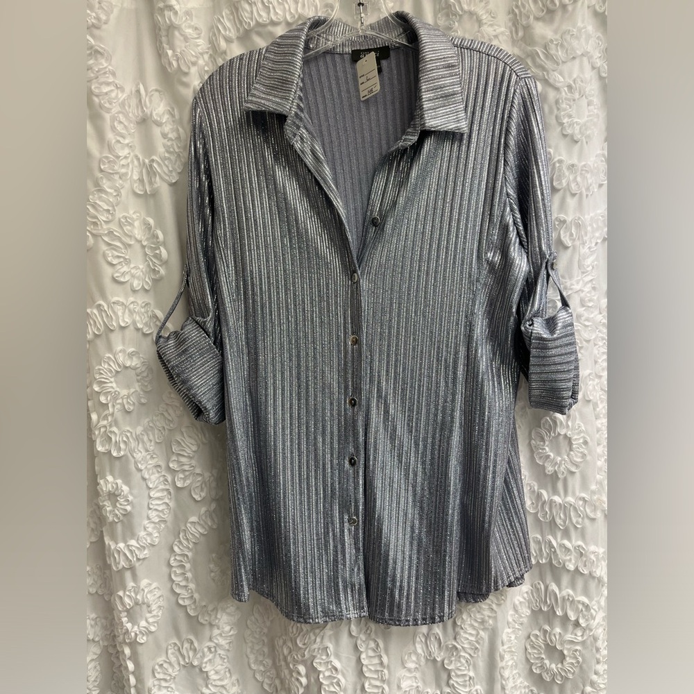 NWT Mid sleeve amici silver top size L